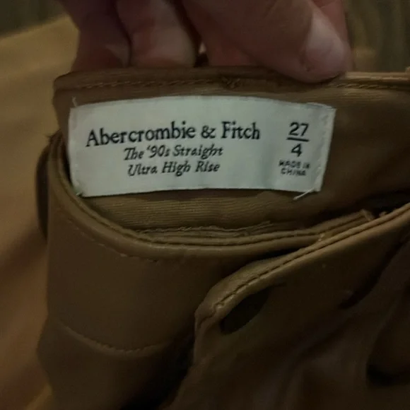 NWOT Abercrombie & Fitch 90’s Straight Ultra High Rise Vegan Leather - Picture 6 of 6